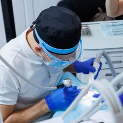 Имплантация зубов под седацией